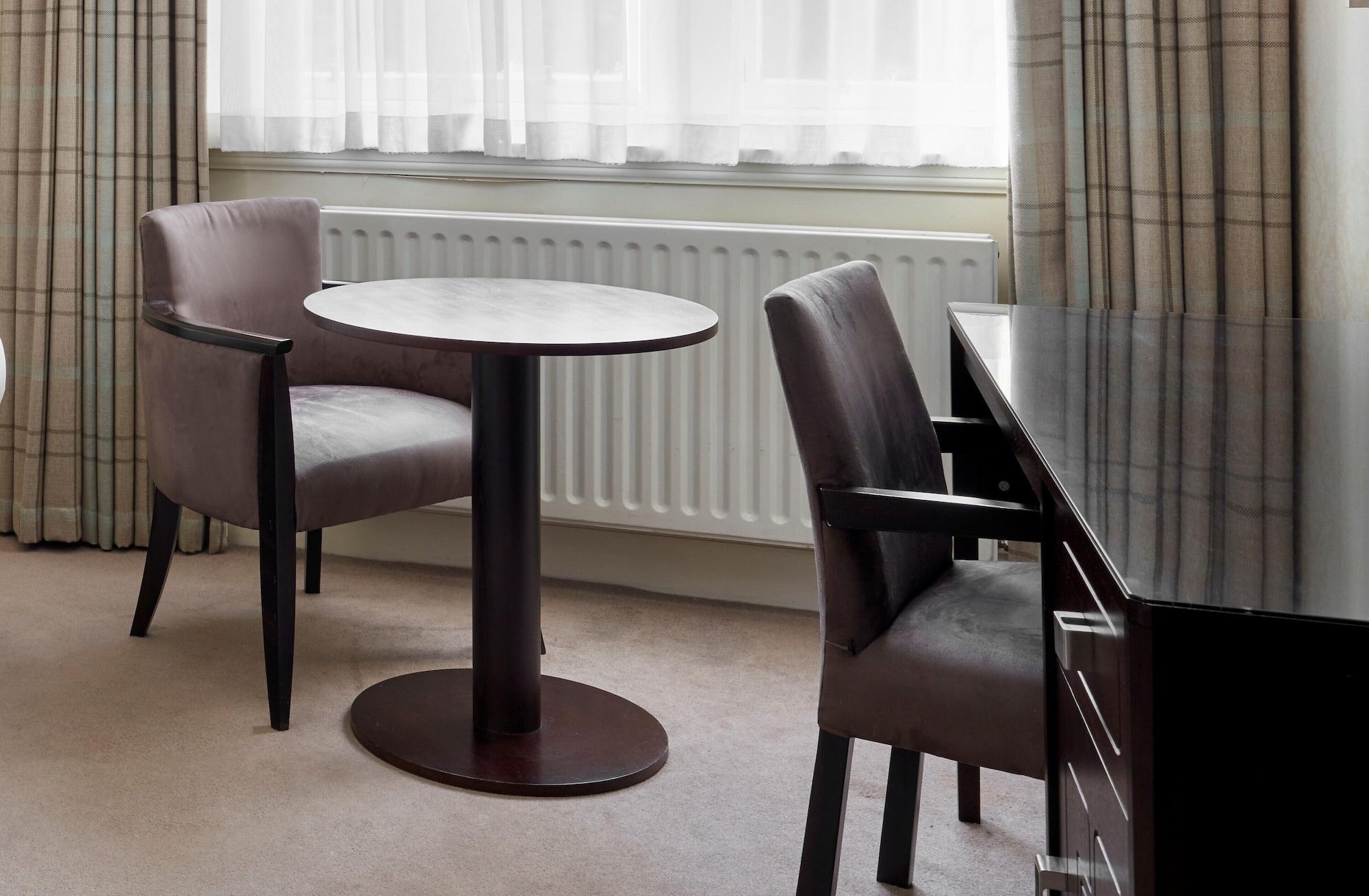 Leonardo Edinburgh City Bagian luar foto