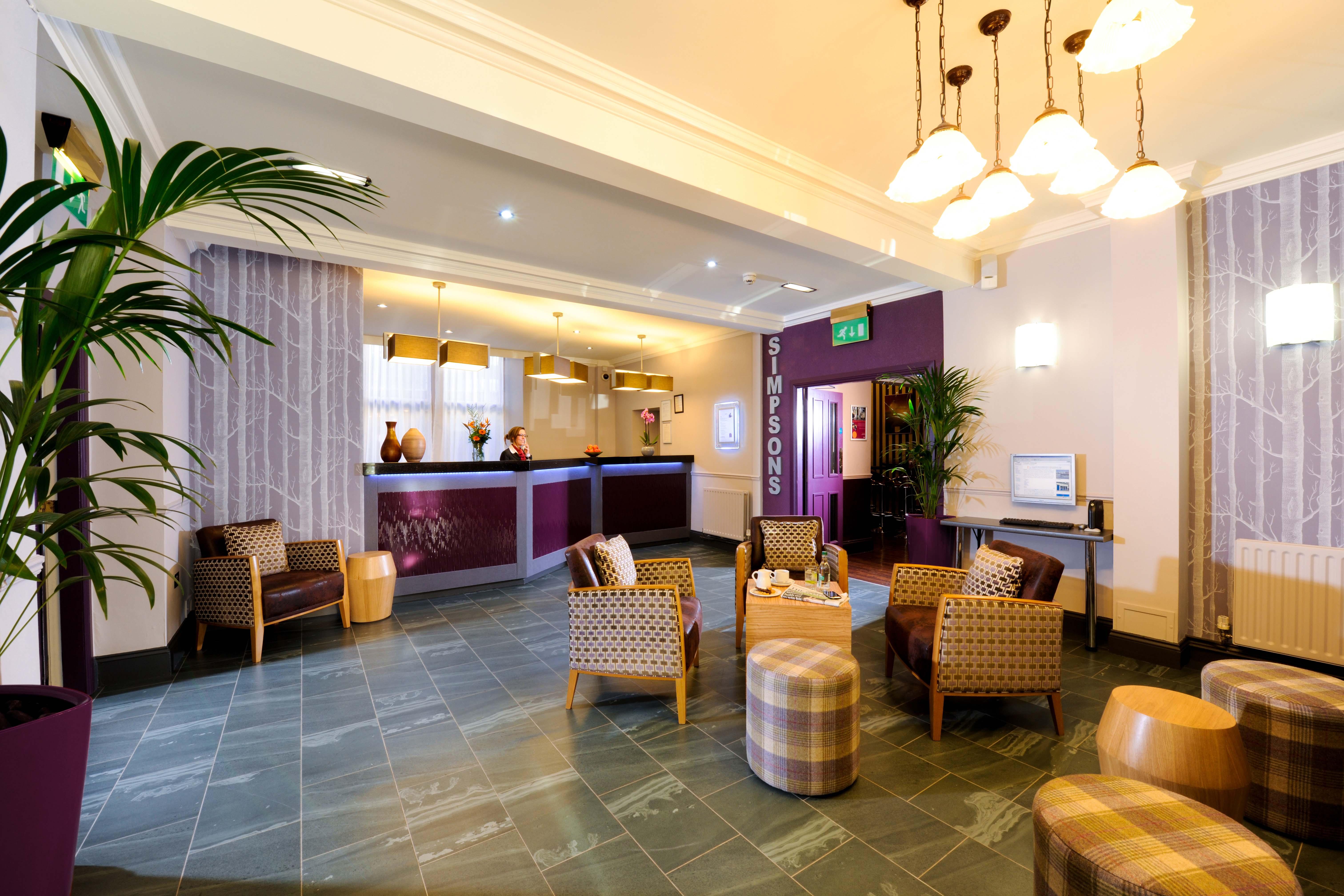 Leonardo Edinburgh City Bagian luar foto