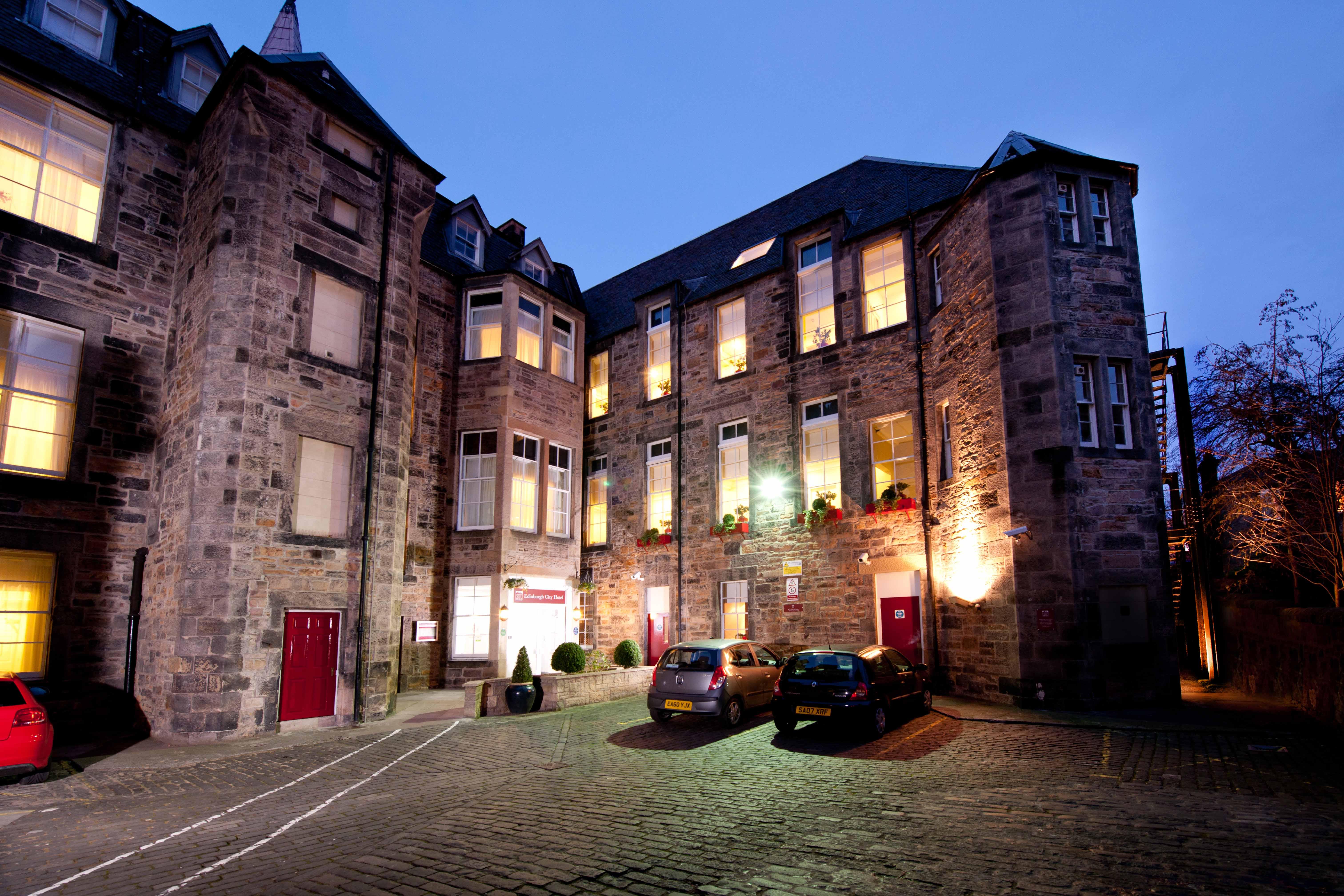 Leonardo Edinburgh City Bagian luar foto