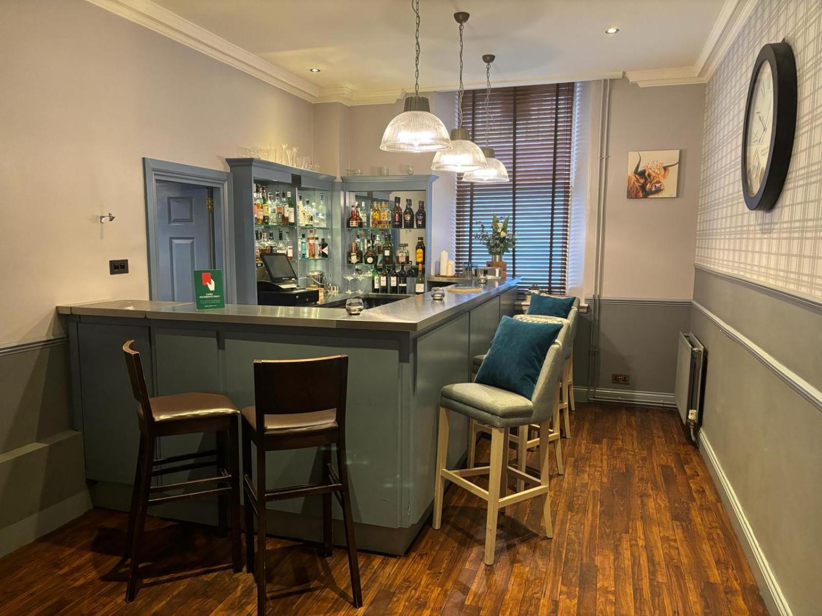 Leonardo Edinburgh City Bagian luar foto