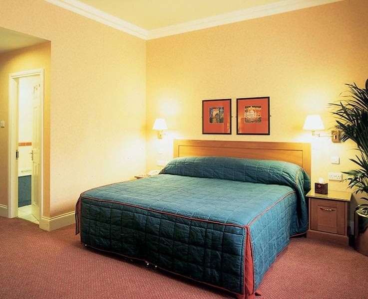 Leonardo Edinburgh City Bagian luar foto