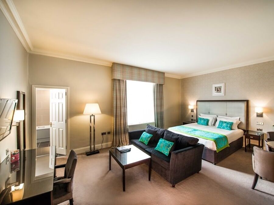 Leonardo Edinburgh City Bagian luar foto