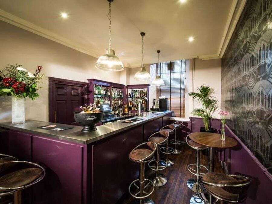Leonardo Edinburgh City Bagian luar foto